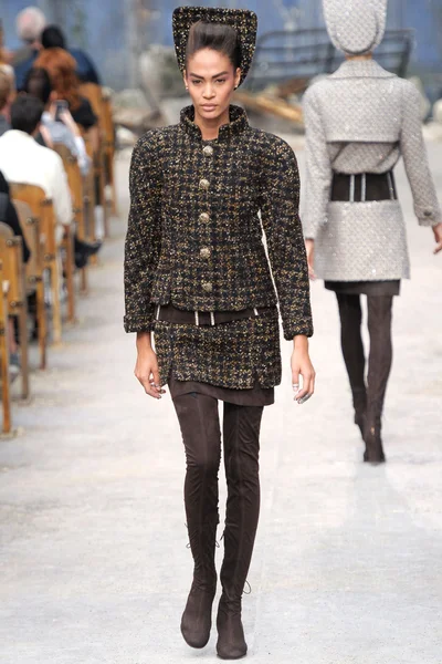 Look 8